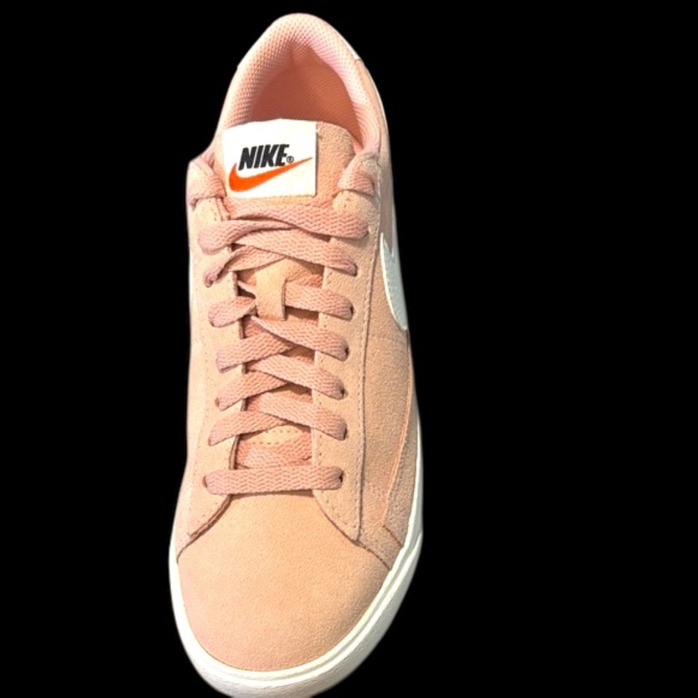 NWOT-Nike Women’s Blazer Low SD Sneakers in Coral Stardust (soft pink) suede - Picture 4 of 15